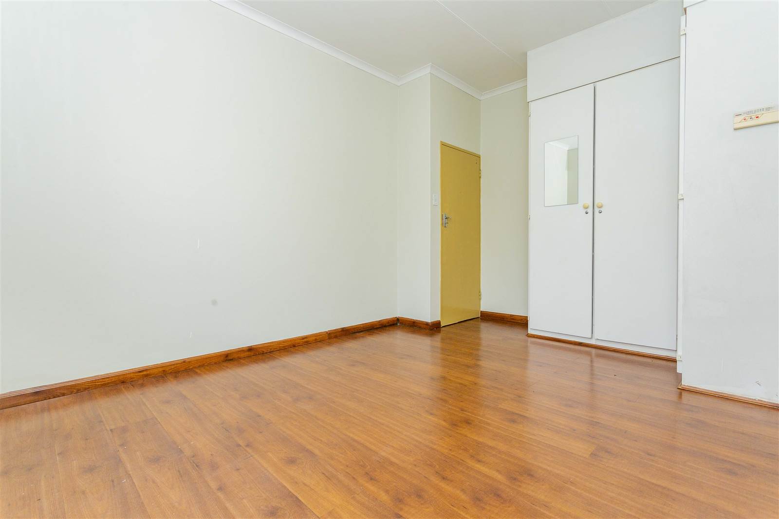 3 Bed Apartment in Noordwyk photo number 5