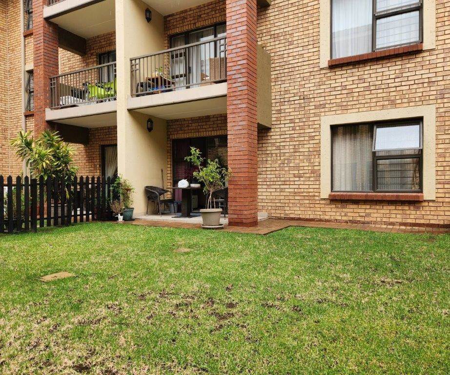 2 Bed Apartment in Olivedale photo number 1