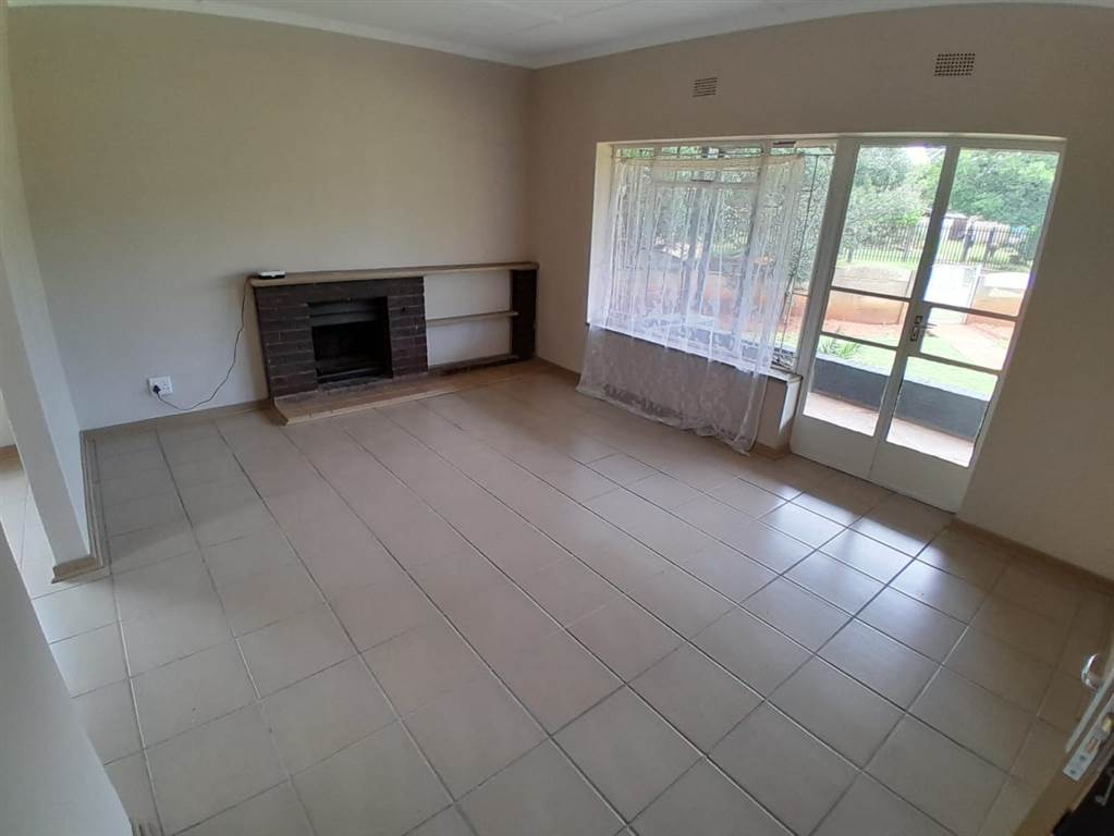 3 Bed House in Fochville photo number 5