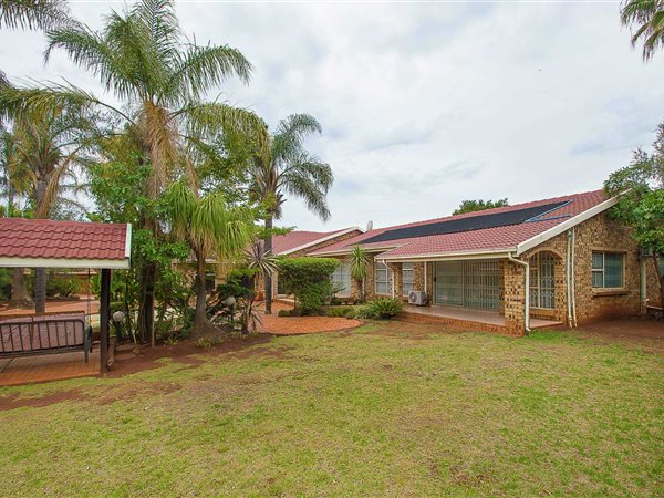 5 Bed House in Ruimsig