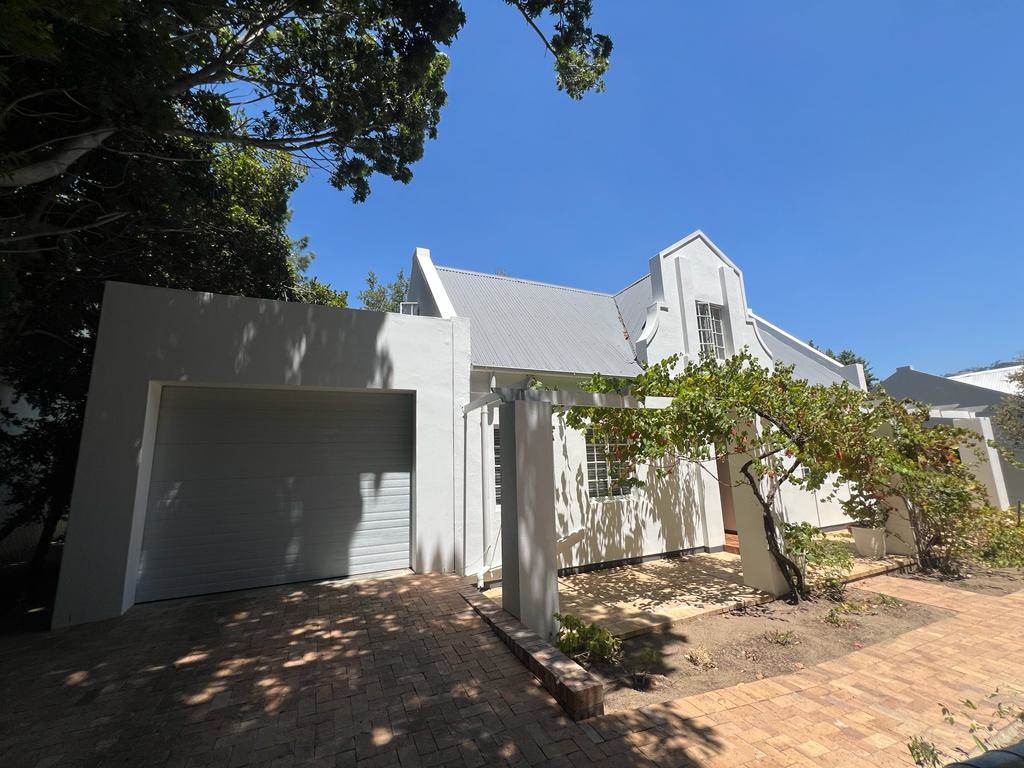 3 Bed House in Franschhoek photo number 2