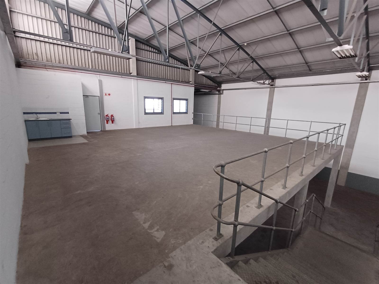 1095  m² Industrial space in Airport Industria photo number 5