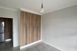 1 Bed Apartment in Willow Park photo number 14