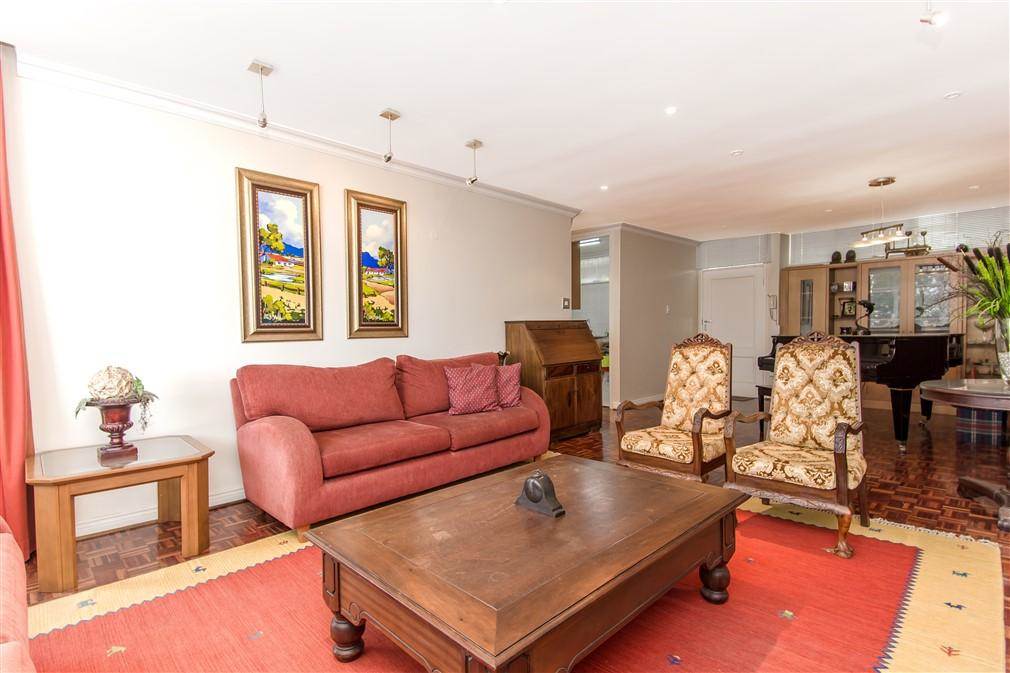 3 Bed House in Benmore Gardens photo number 8