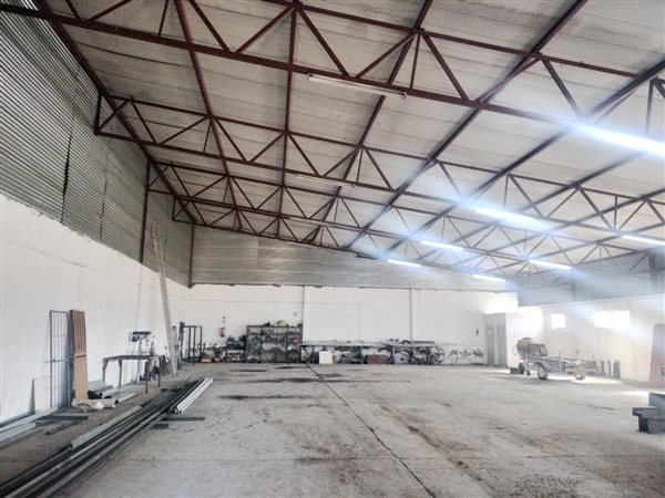 525  m² Industrial space