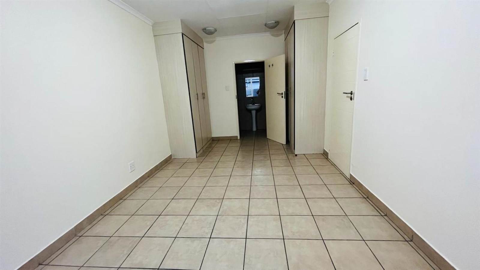 3 Bed Townhouse in Die Heuwel photo number 18