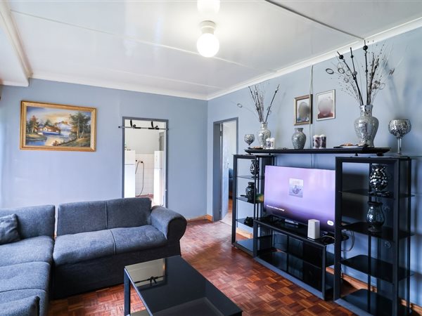 4 Bedroom House 4 Bedroom House