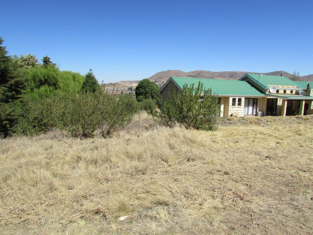 700 m² Land available in Clarens Golf And Trout Estate photo number 3