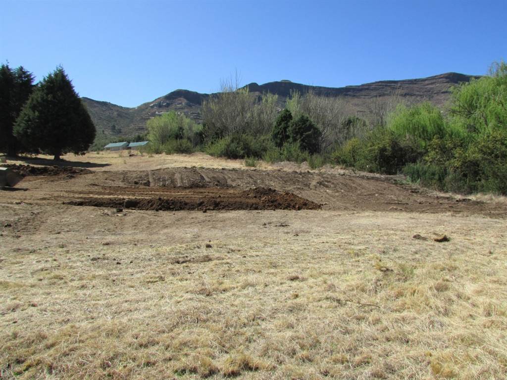 700 m² Land available in Clarens Golf And Trout Estate photo number 6