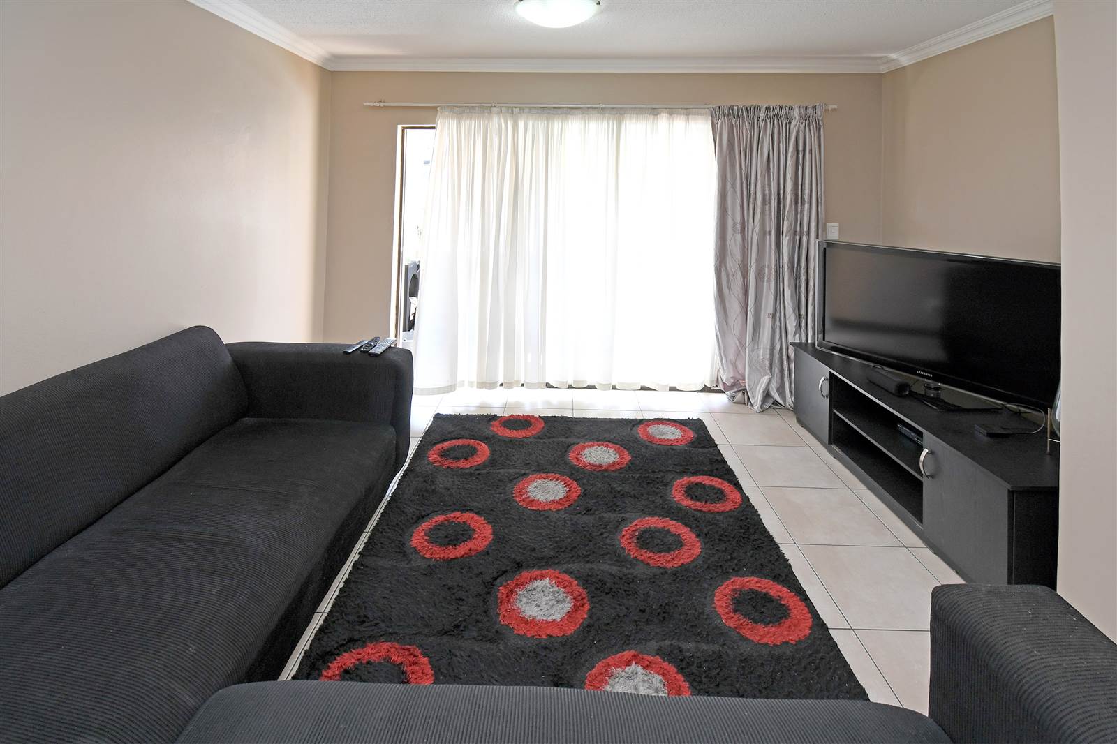 2 Bed Apartment in Halfway Gardens photo number 6