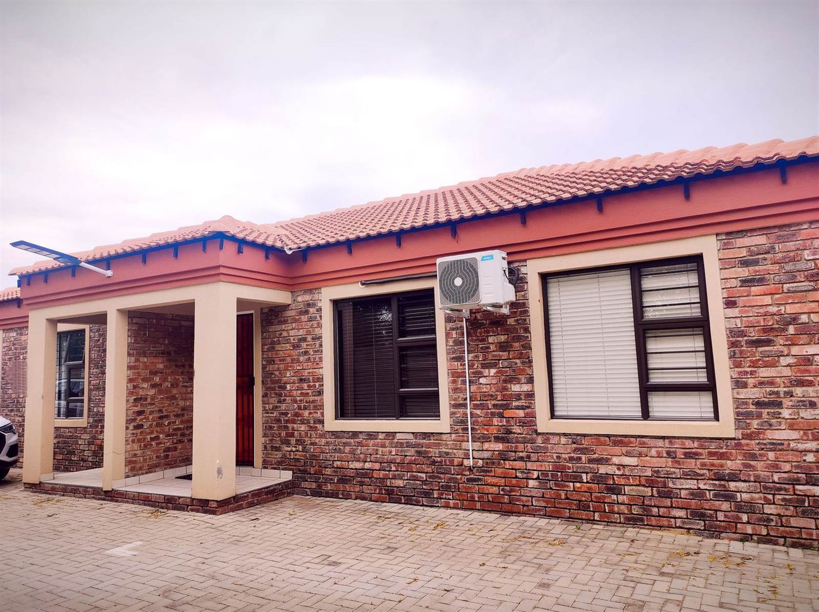 2 Bed Simplex in Potchefstroom Central photo number 1