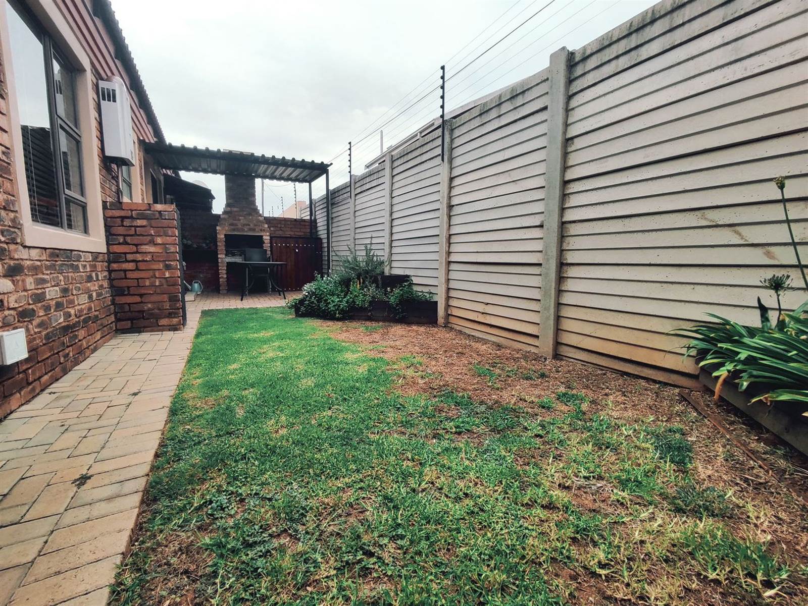 2 Bed Simplex in Potchefstroom Central photo number 12
