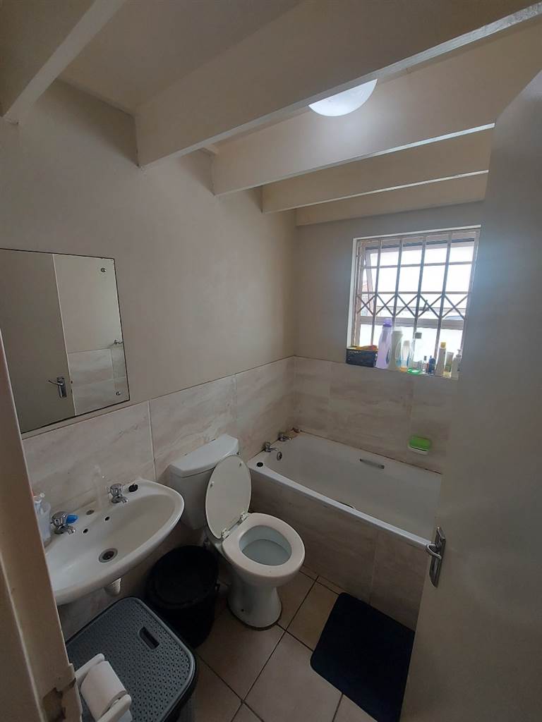2 Bed House in Walmer Link photo number 13