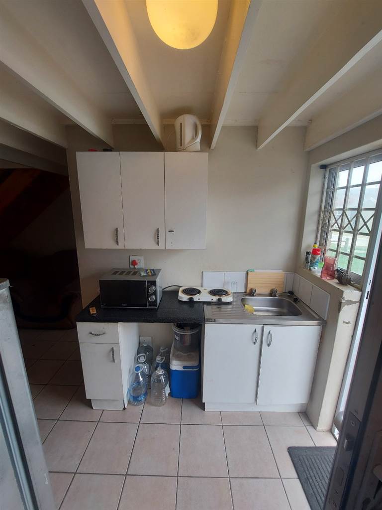 2 Bed House in Walmer Link photo number 4