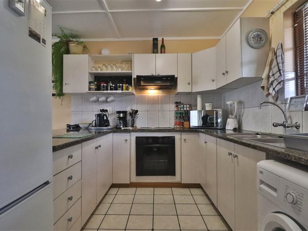 2 Bed Flat in George Central