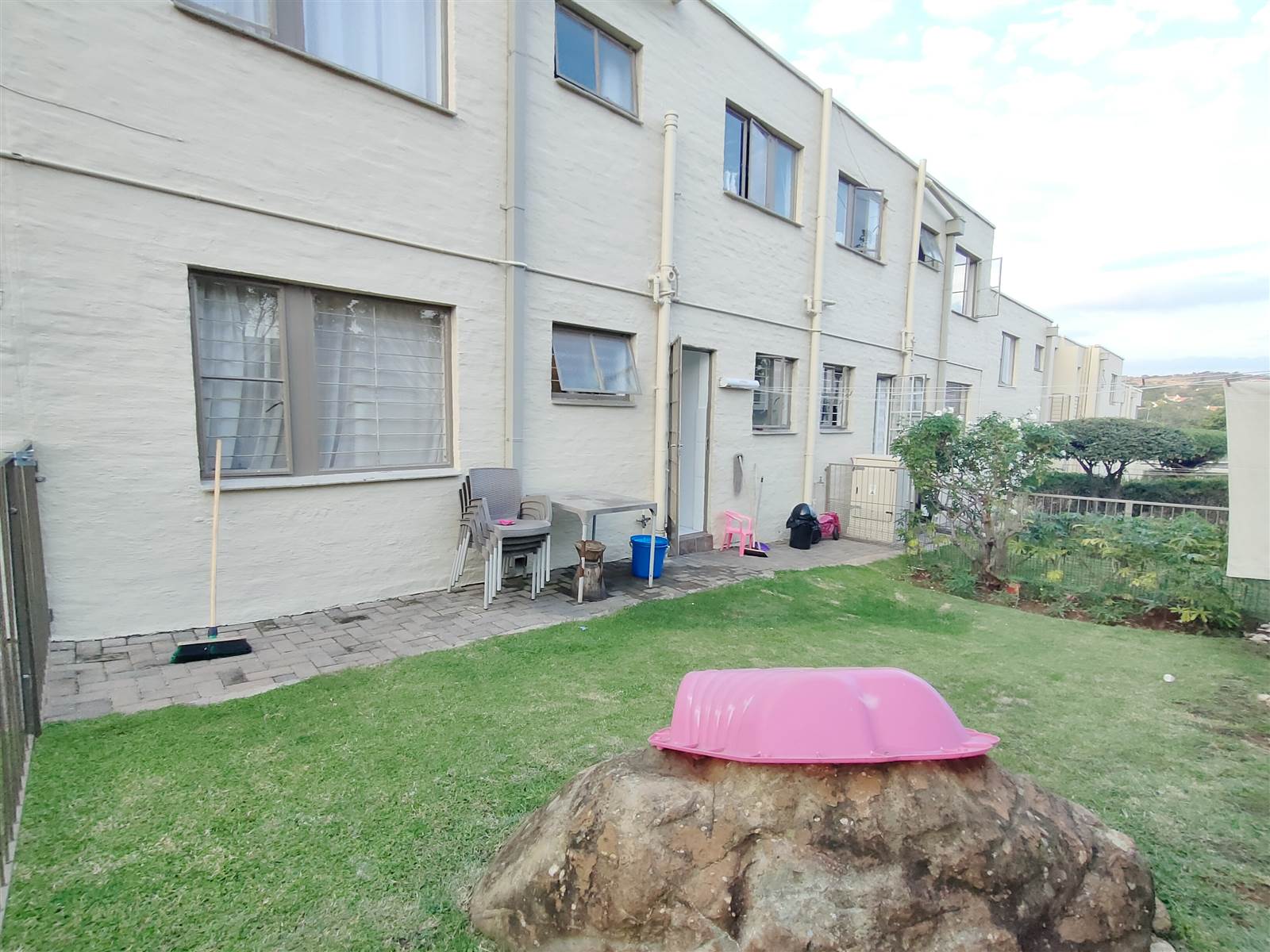 2 Bed Townhouse in Glenvista photo number 19