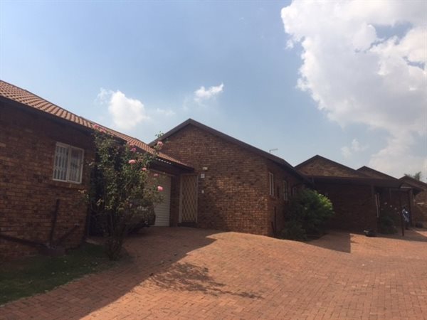 2 Bedroom Townhouse 2 Bedroom Townhouse