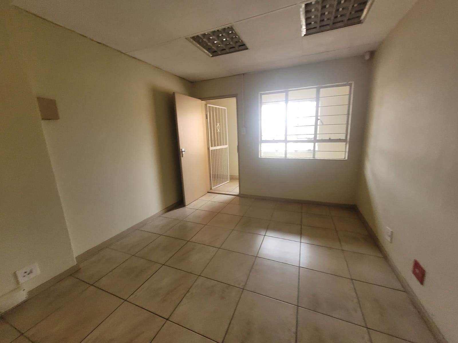 110  m² Commercial space in Kempton Park Central photo number 20