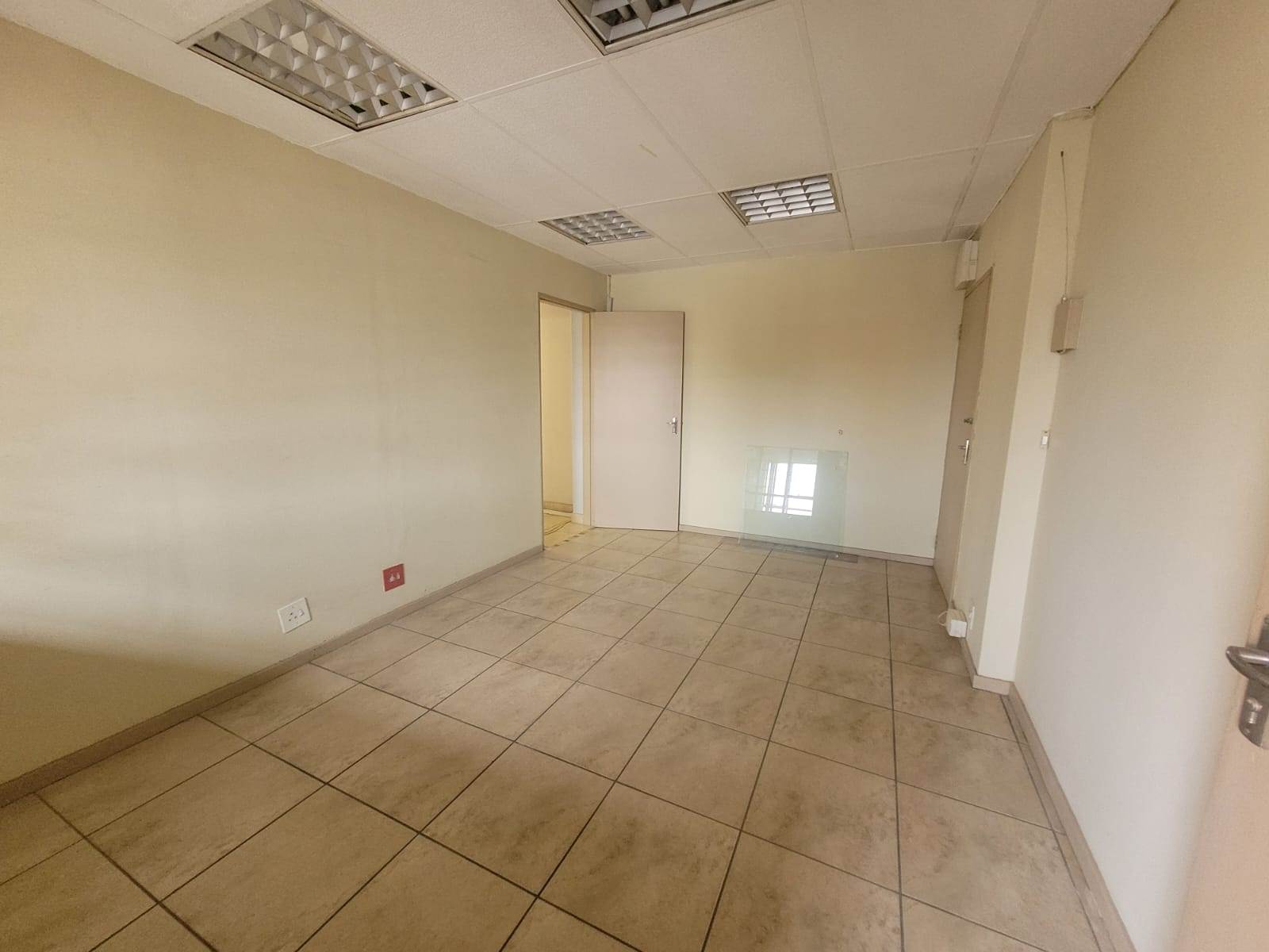 110  m² Commercial space in Kempton Park Central photo number 17