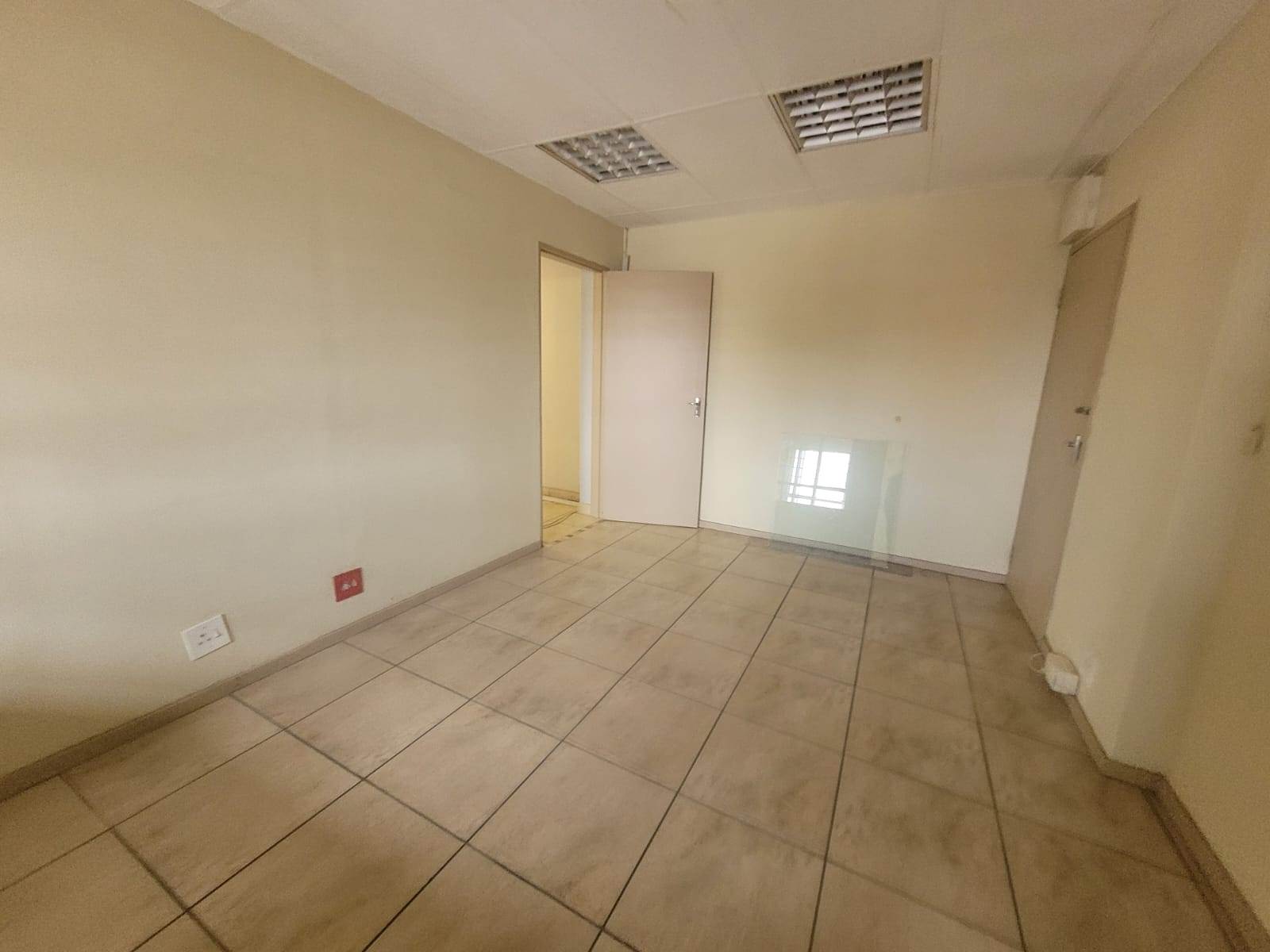 110  m² Commercial space in Kempton Park Central photo number 14