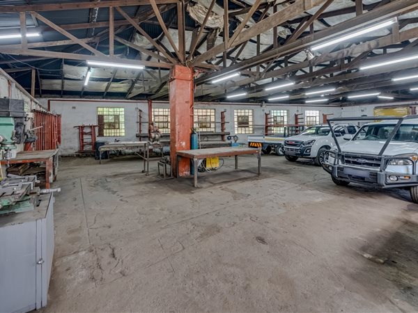 525  m² Industrial space in Newlands