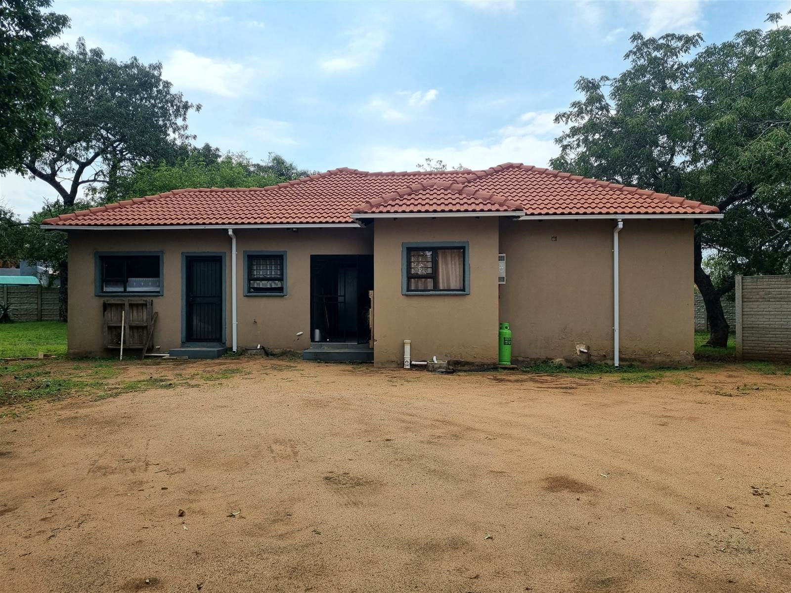 2 Bed House in Hectorspruit photo number 5