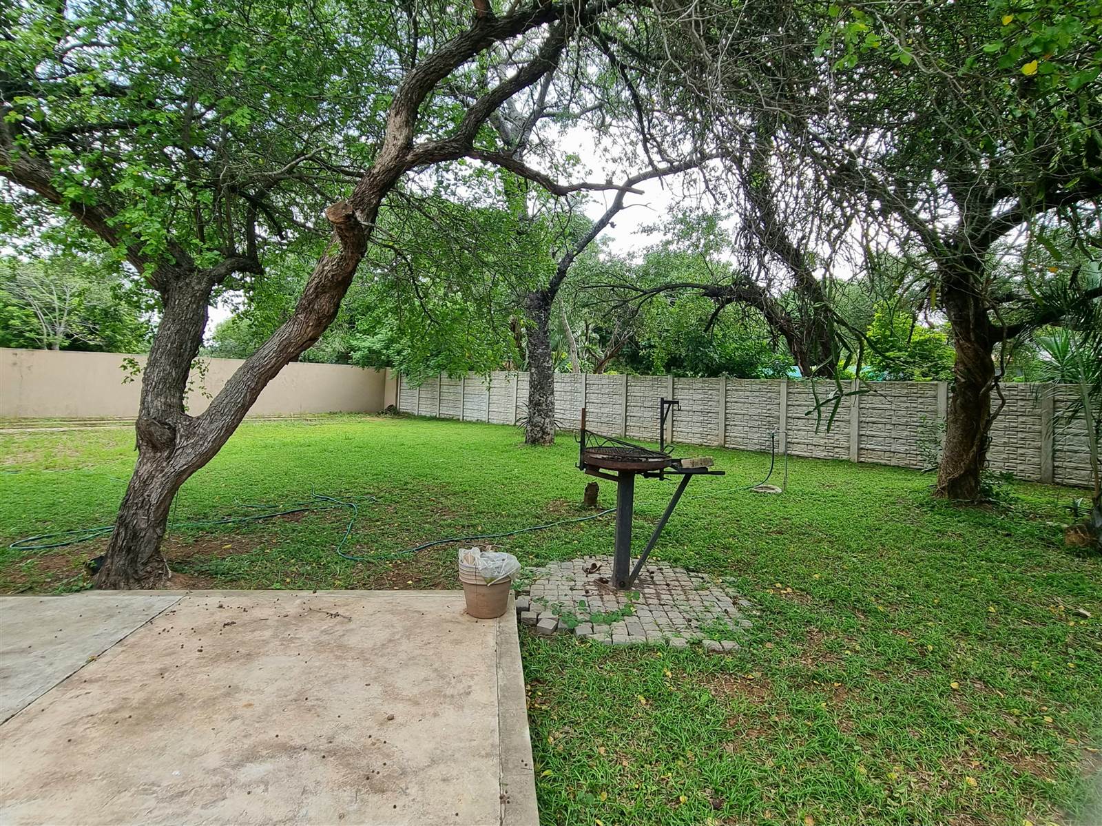 2 Bed House in Hectorspruit photo number 3