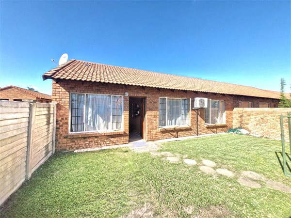 3 Bedroom Townhouse 3 Bedroom Townhouse