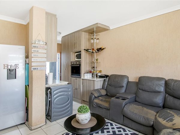 2 Bed Apartment in Fleurhof