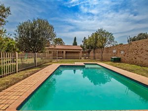 2 Bed Townhouse in Maroeladal