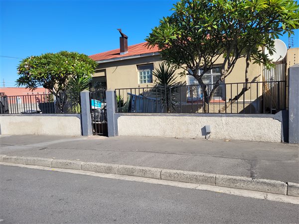3 Bed House in Parow Central