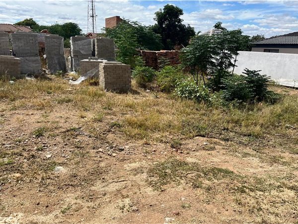420 m² Land available in Emdo Park