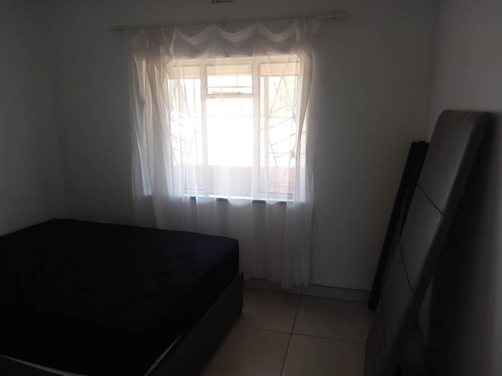 4 Bed House in Klerksdorp photo number 25