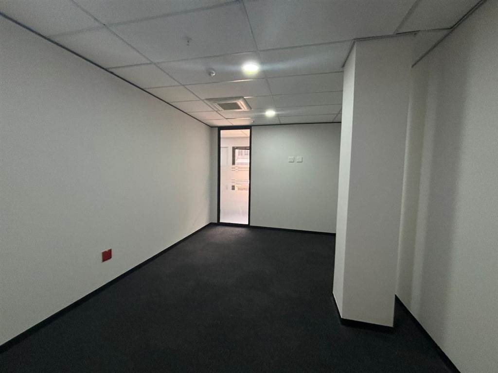161  m² Commercial space in Parktown photo number 12