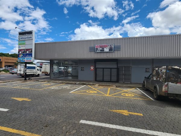 273  m² Commercial space