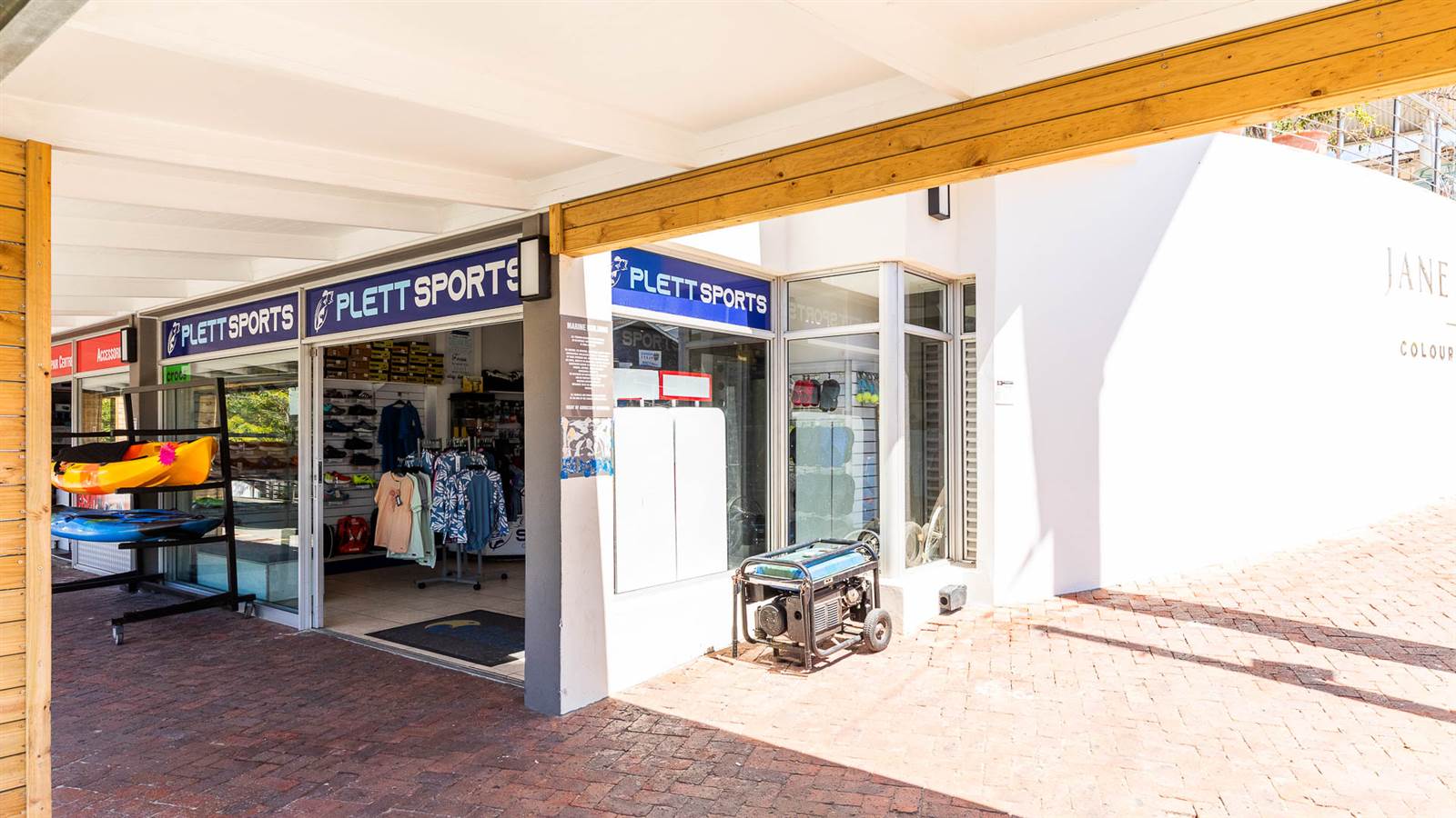 200  m² Commercial space in Plettenberg Bay photo number 18
