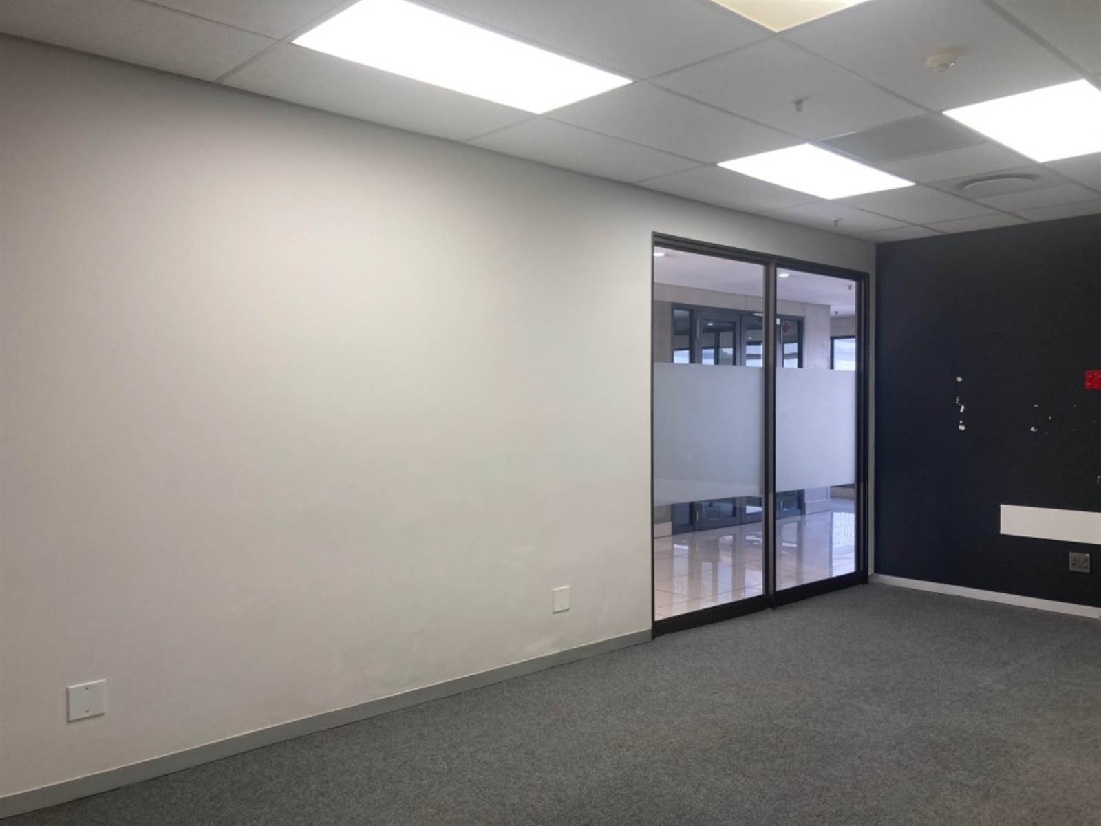 863  m² Commercial space in Rosebank photo number 3