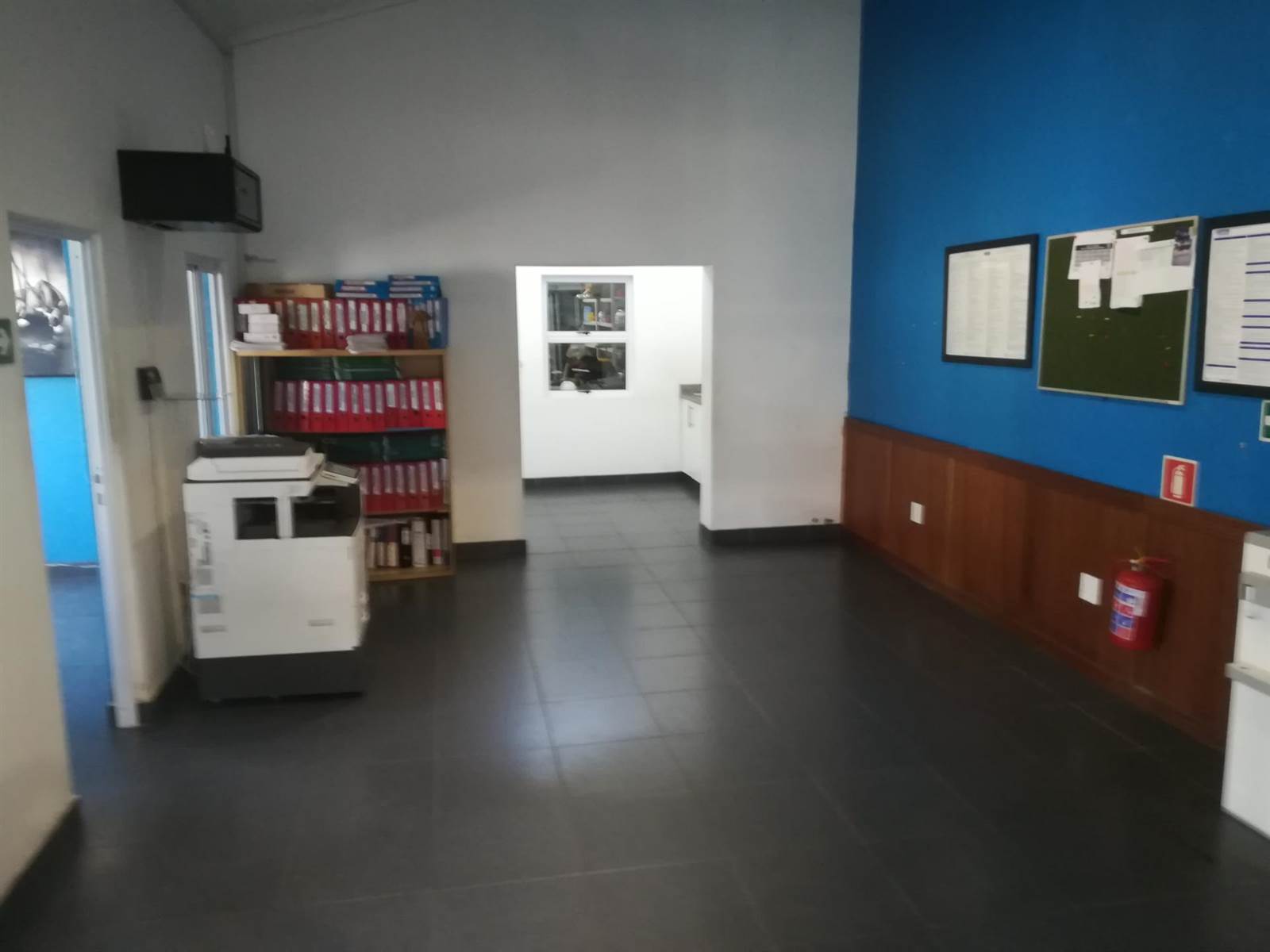 200  m² Office Space in Umbilo photo number 6
