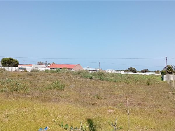 1 487 m² Land