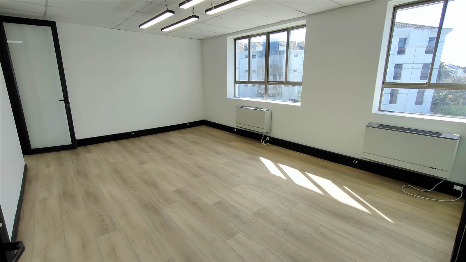 345  m² Commercial space in Tyger Valley photo number 5