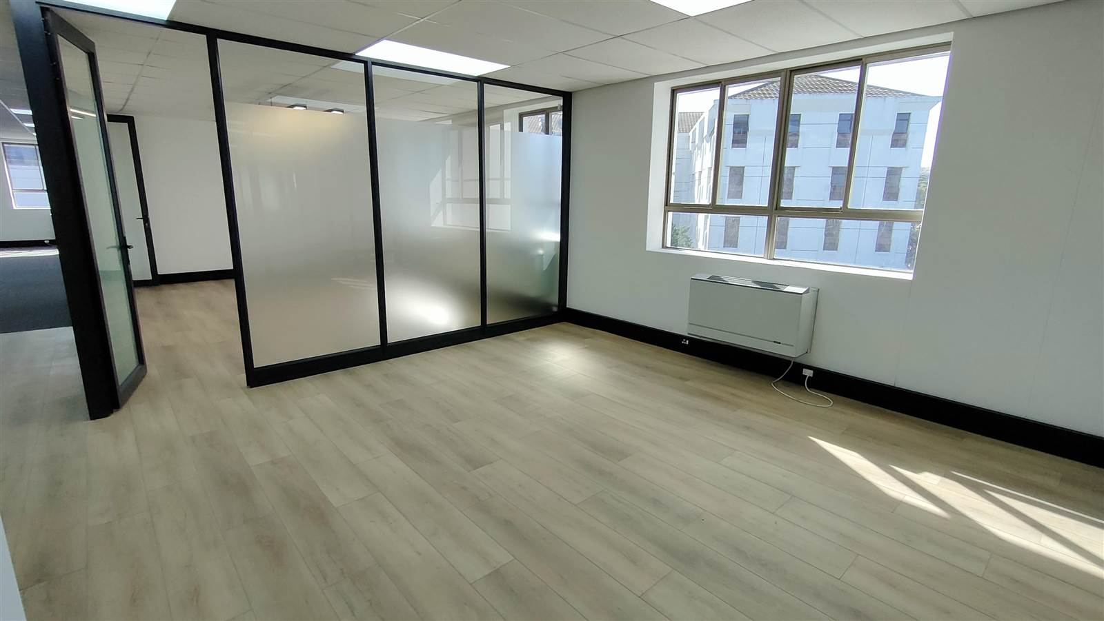 345  m² Commercial space in Tyger Valley photo number 3