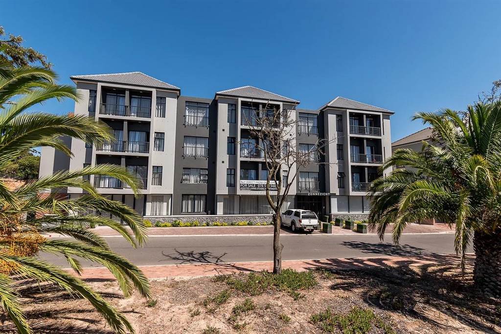 2 Bed Apartment in Durbanville Central photo number 4