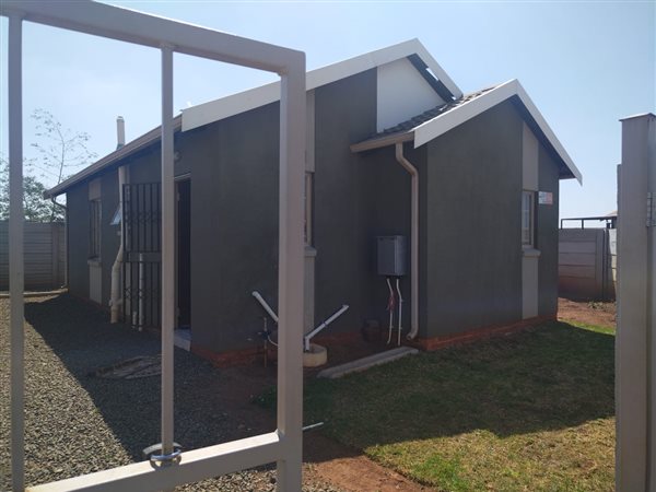2 Bed House in Ap Khumalo