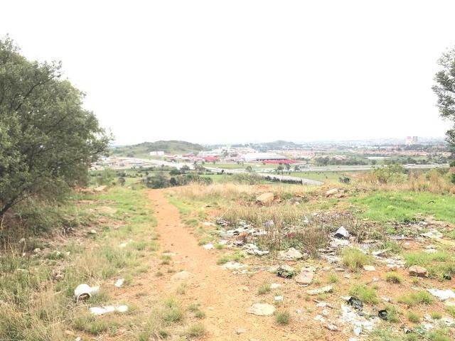 1050 m² Land available in Naturena photo number 10