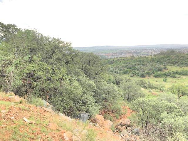 1050 m² Land available in Naturena photo number 8