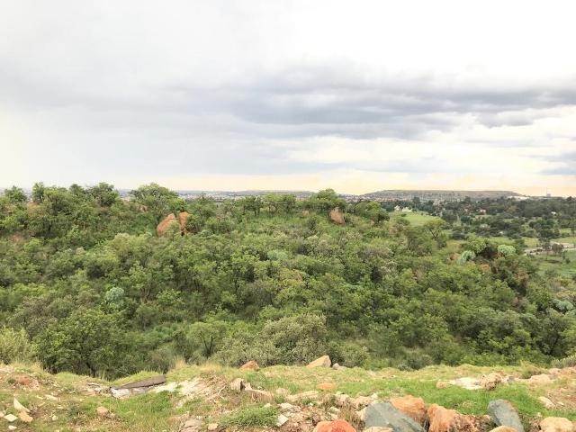1050 m² Land available in Naturena photo number 5