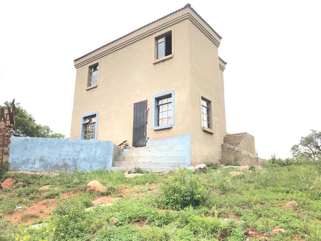 1050 m² Land available in Naturena photo number 2