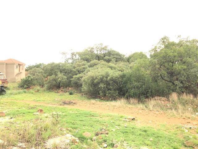 1050 m² Land available in Naturena photo number 7