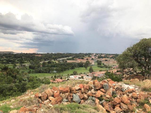 1050 m² Land available in Naturena photo number 4