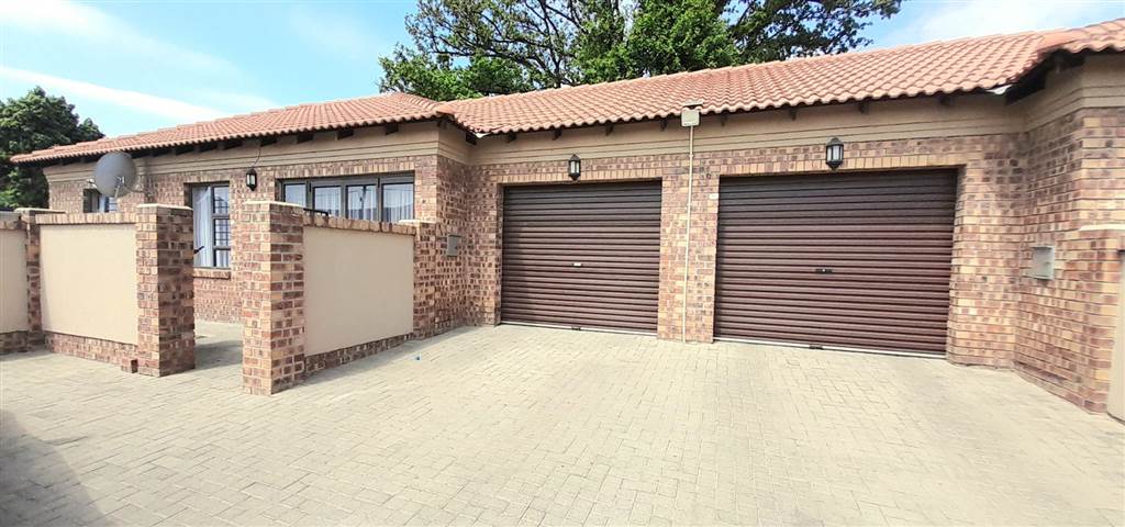 3 Bed Townhouse in Ermelo photo number 1
